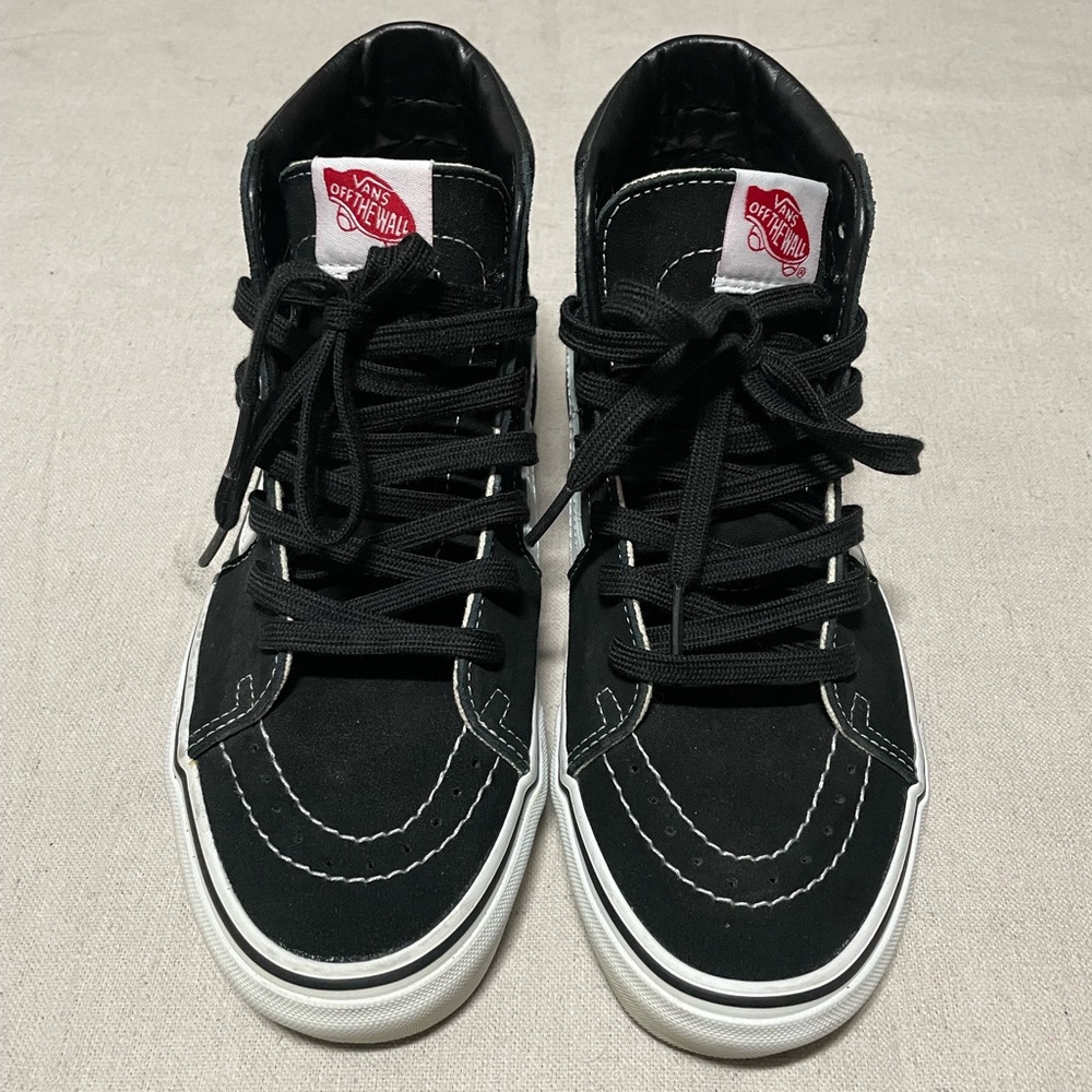 Men’s Vans Sk8 High Classic shoe black size 6 in great condition very clean